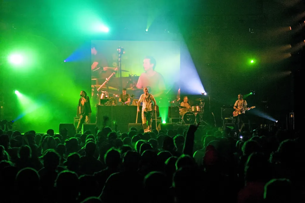 The Bug with Warrior Queen · Dour Festival 2008